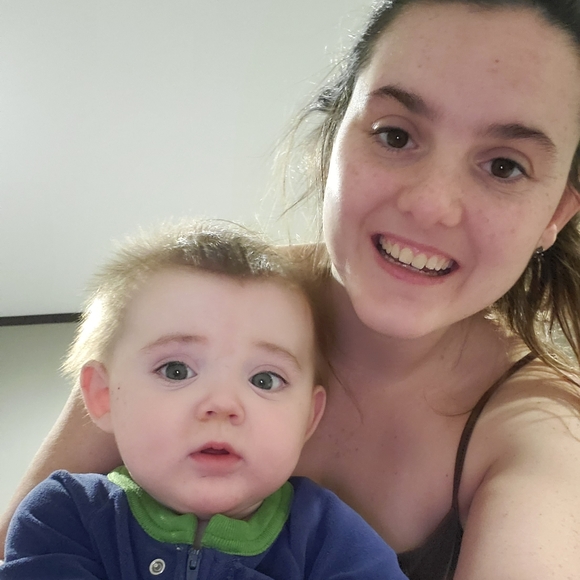 Meet your Posher, Kaitlin - Picture 2 of 2